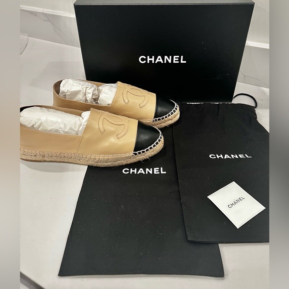 Chanel - Black & Beige Logo Espadrilles- Out of Stock - Never worn - Picture 4 of 9